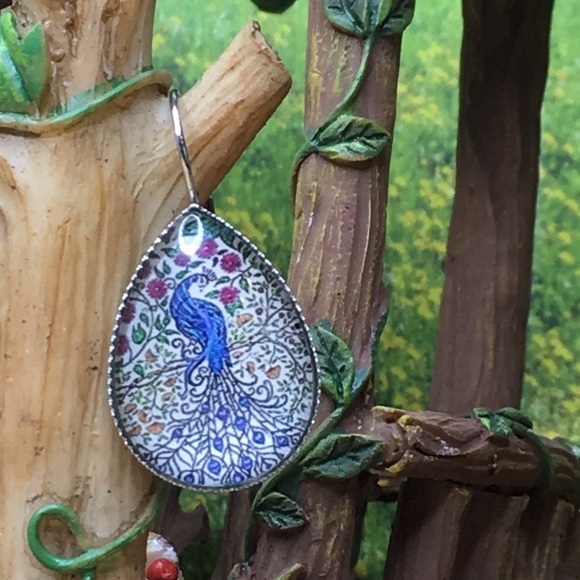 Peacock Cabochon Earrings Latch Back - Picture 4 of 8